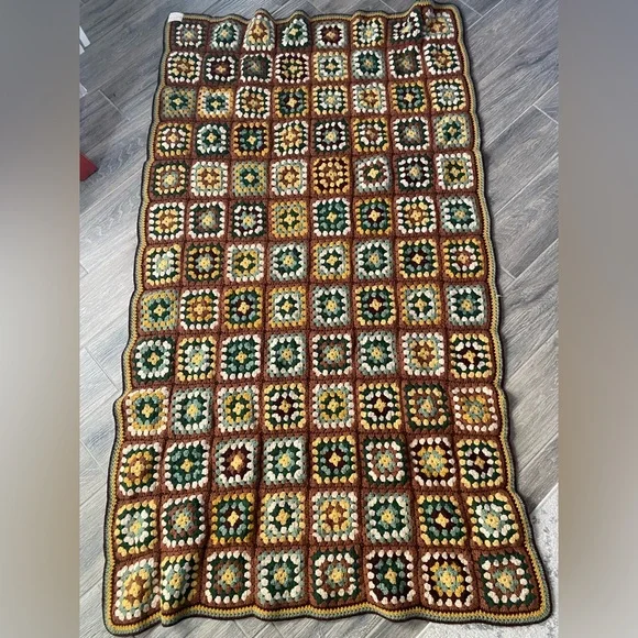 Granny Square Vintage Crochet Lap/Throw Blanket Handmade 🤎💛💚 - Picture 2 of 9
